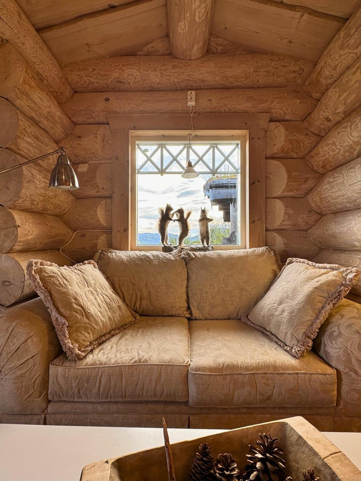 Unique Arctic Timber Cabin Skaidi Екстериор снимка